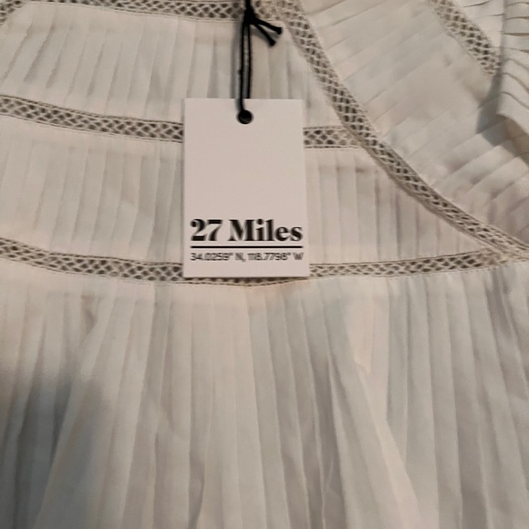 27 Miles Malibu White Pleated Blouse Size Small NWT - Picture 2 of 4